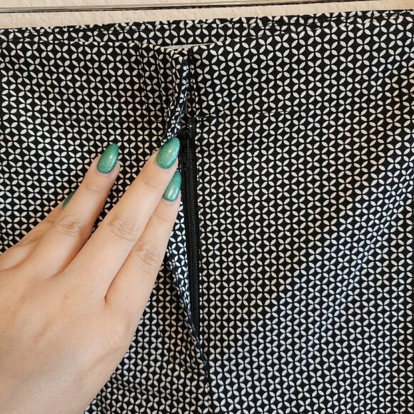 NWT J Jill Patterned Design Black White Cropped Ankle Business Pants Capri 18 - Picture 4 of 12